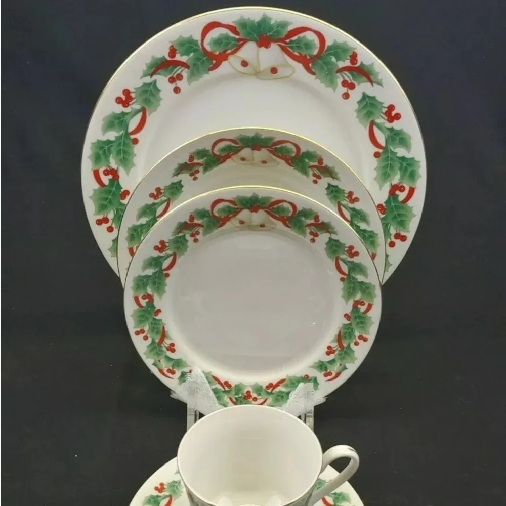 Sango Noel 1990 China 5 Piece Place Setting Christmas Bells Holly Berries Ribbon